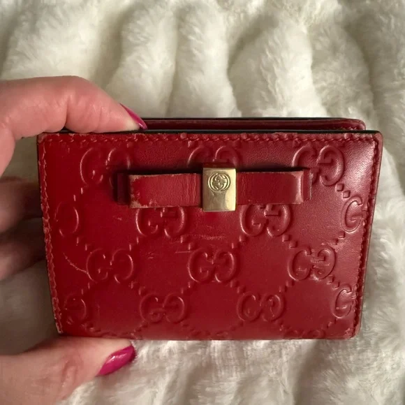 Authenticated Gucci Red Leather Wallet with Bow - Picture 5 of 5